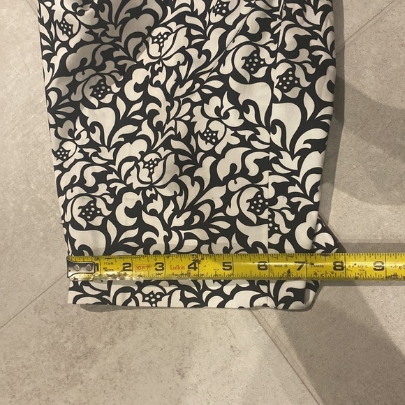 LAURA Plus Capri Pants White Black Floral Design Women's Plus Size 18 - Picture 8 of 10